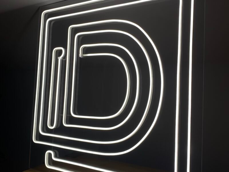 Neony LED na Zamówienie - Logo, Napisy, Dekoracje